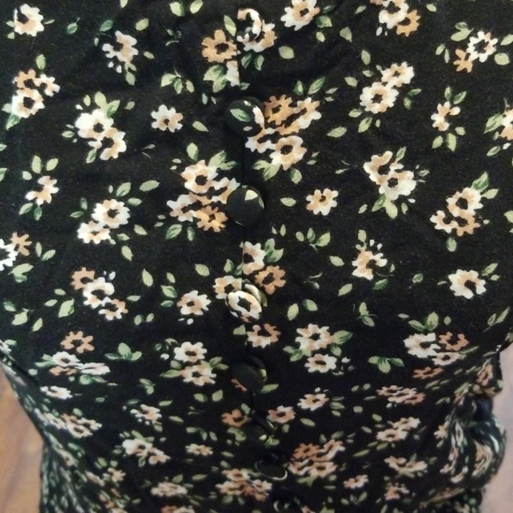Express Floral Romper - Picture 2 of 5
